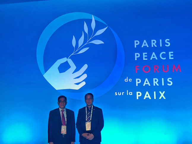 Peace Paris1