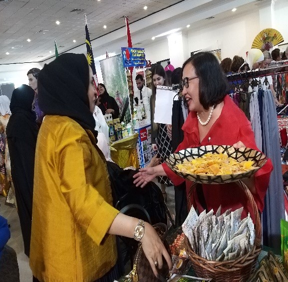 Manama.Belinda.Ver.Bazaar.3.jpg