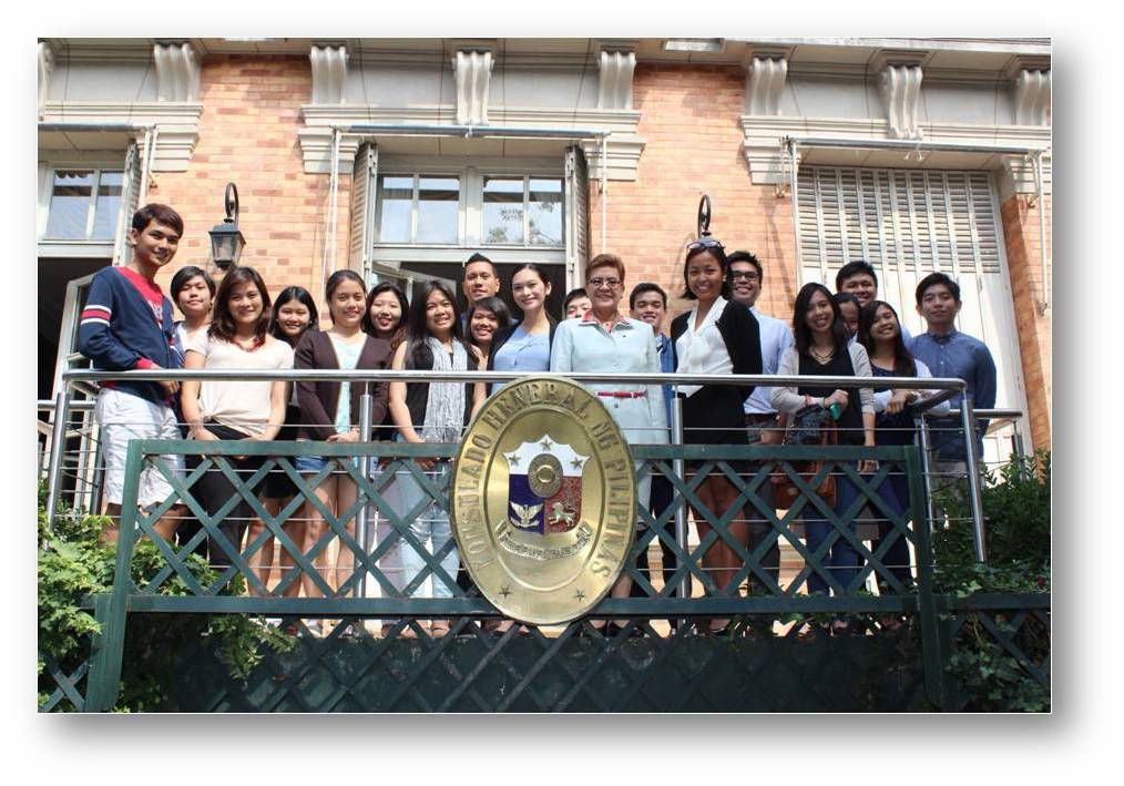 Paris orientation for students at the embassy1