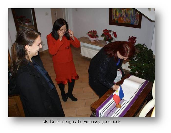 Warsaw  papaya song hit maker visits Embassy2