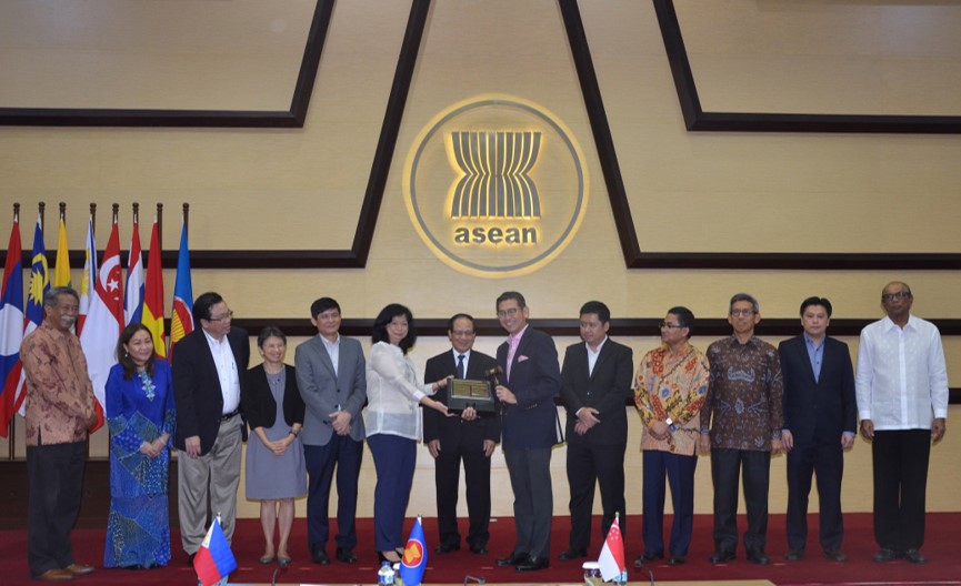 Jakarta PM Hands over 1