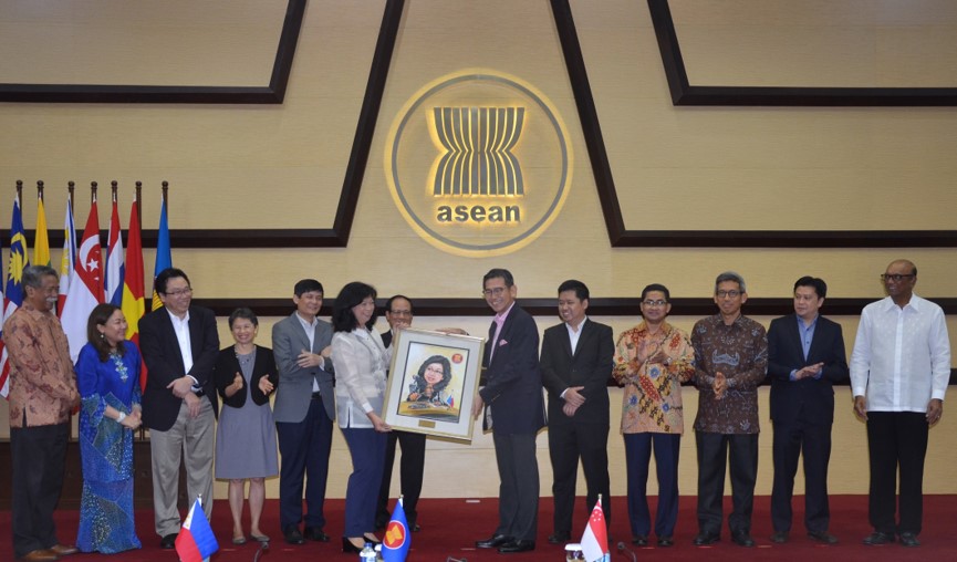 Jakarta PM Hands over 2