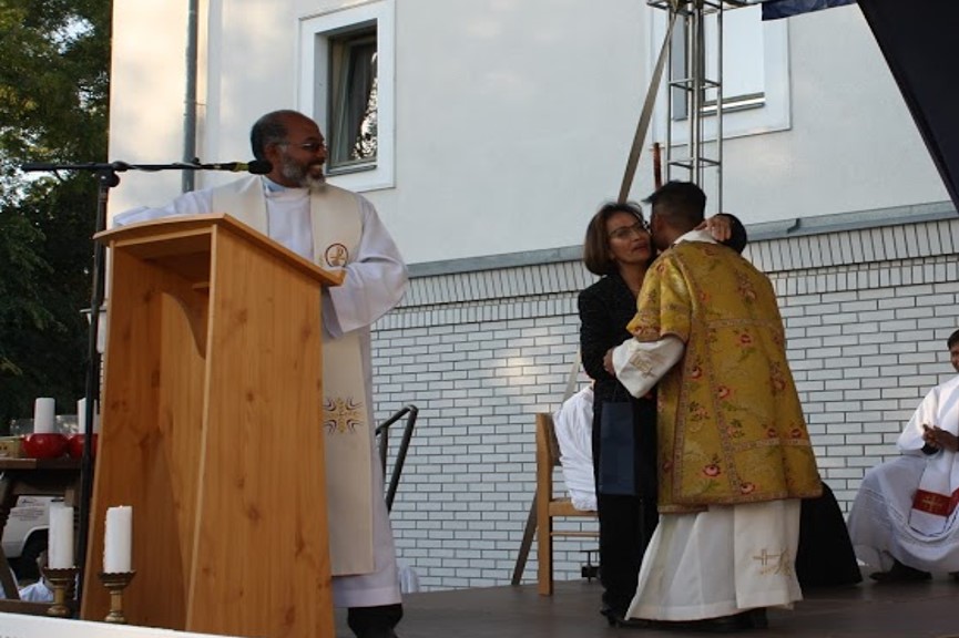 BUDAPEST DEACON 3
