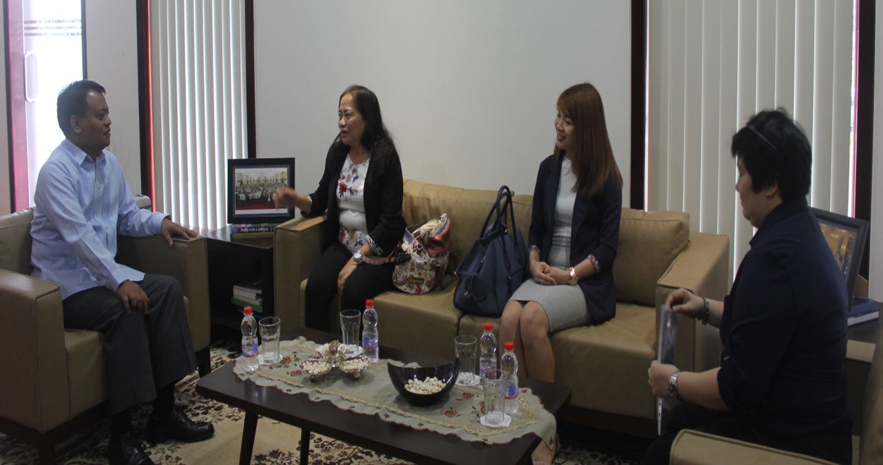 PHNOM PENH CONSULAR 4