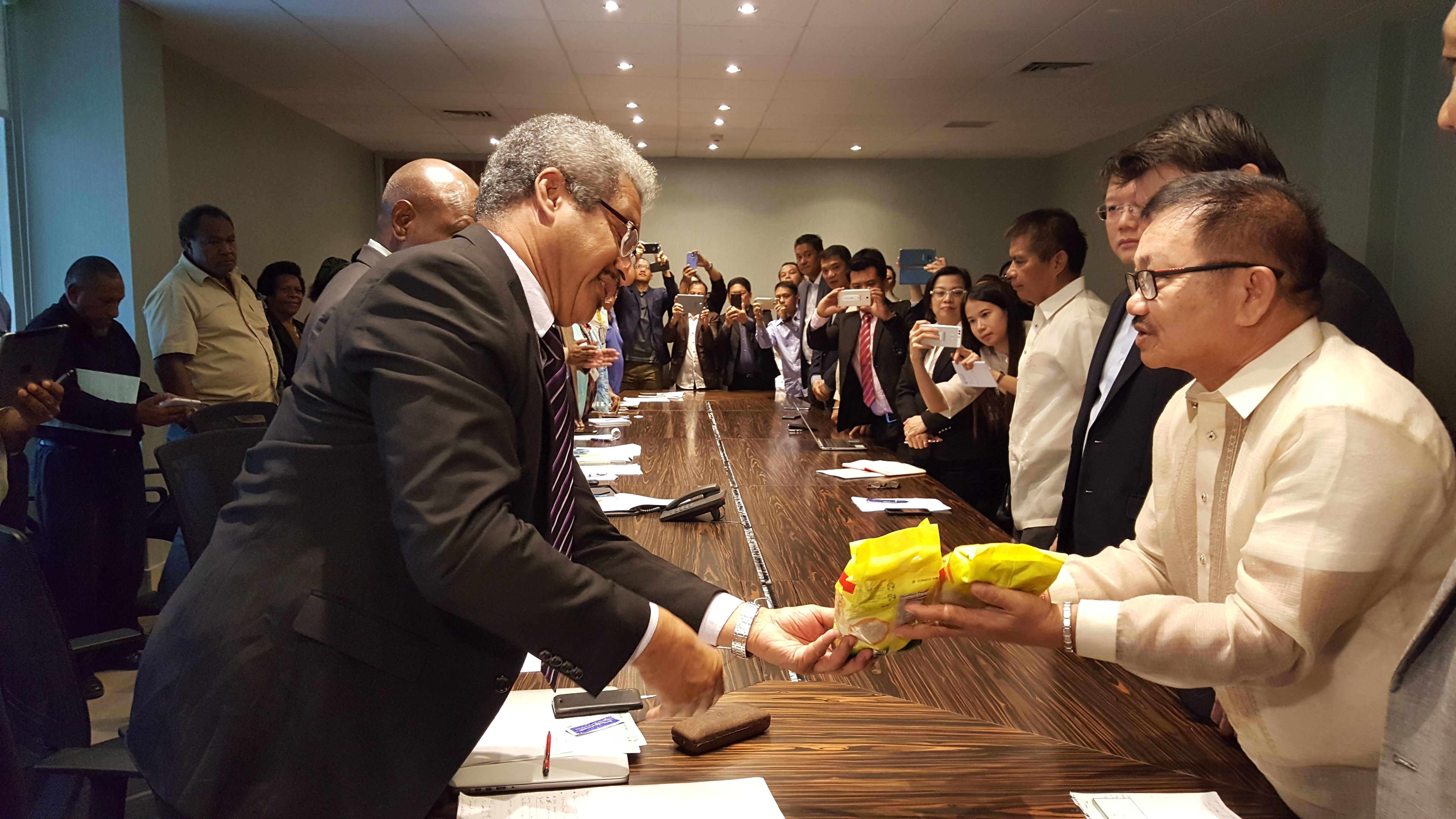 Bilateral meeting MOA Photo 2