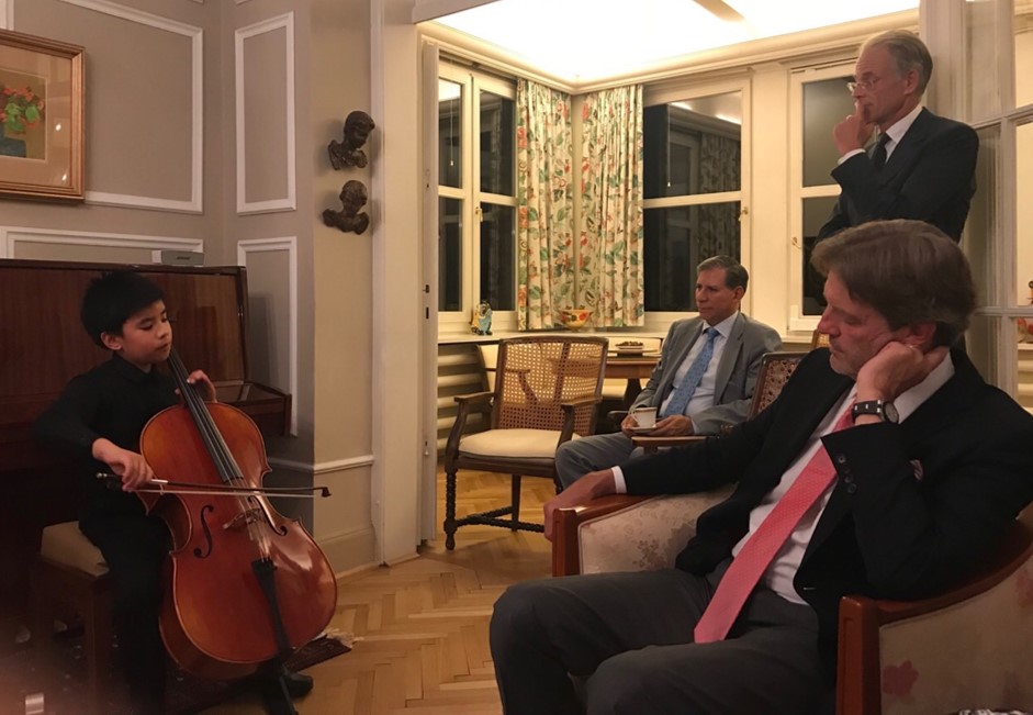 VIENNA CELLIST 3