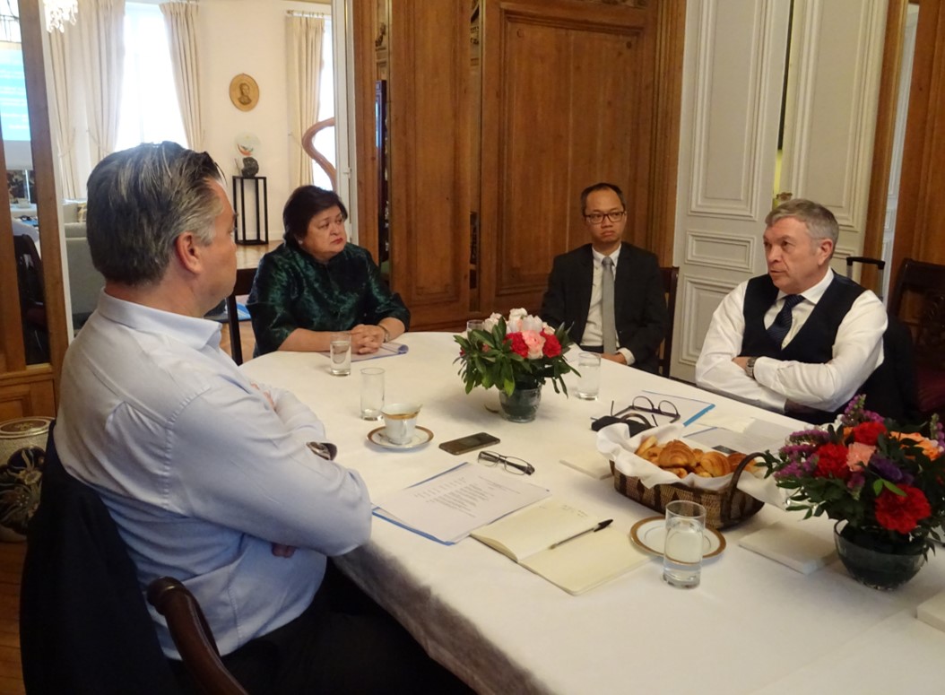 PARIS HONORARY CONSULS 2