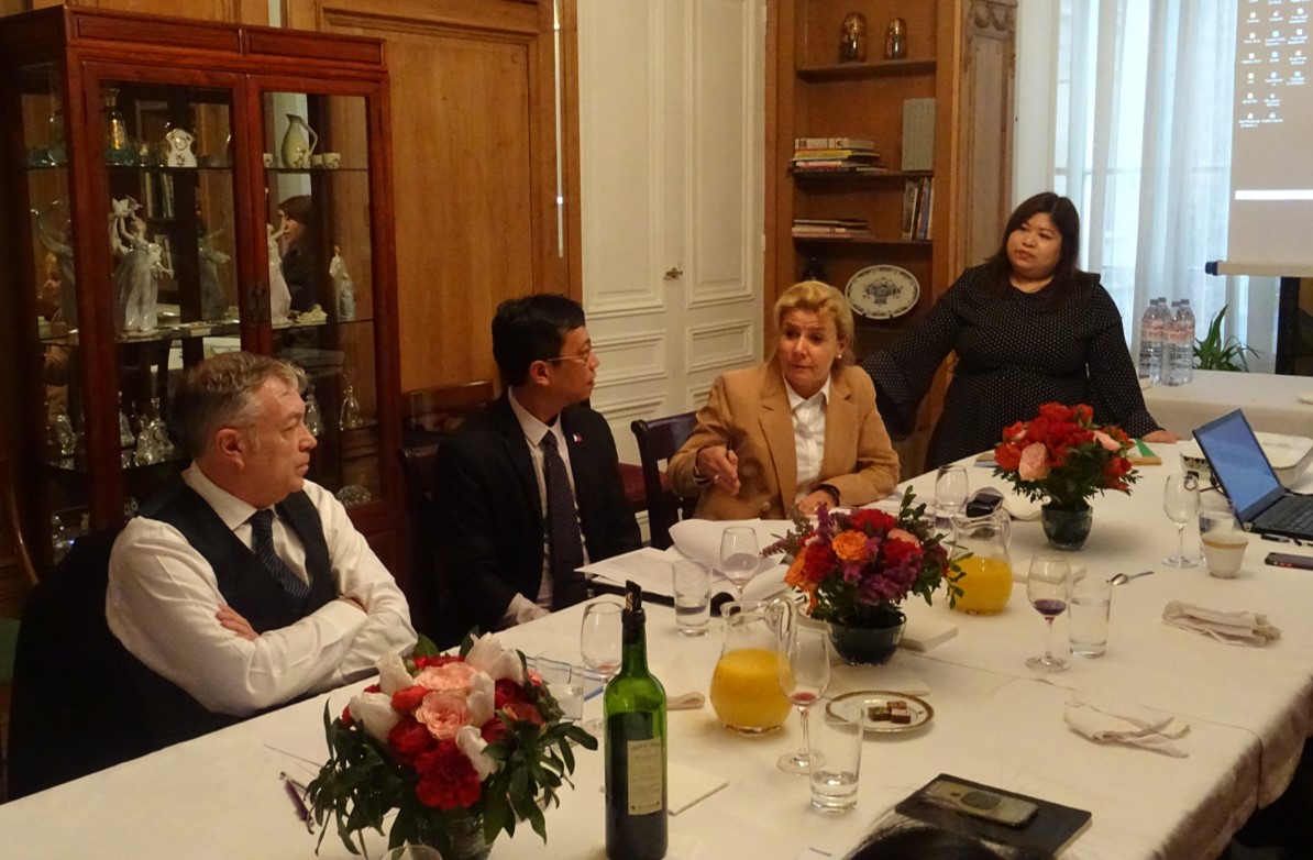 PARIS HONORARY CONSULS 3