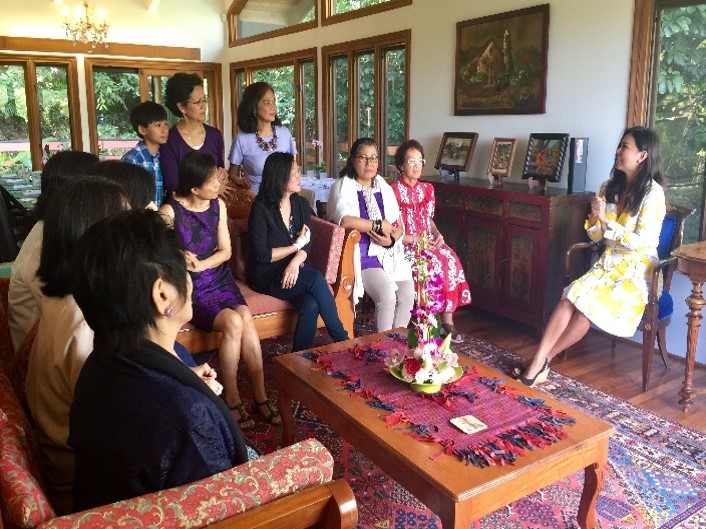HONOLULU WOMEN 3