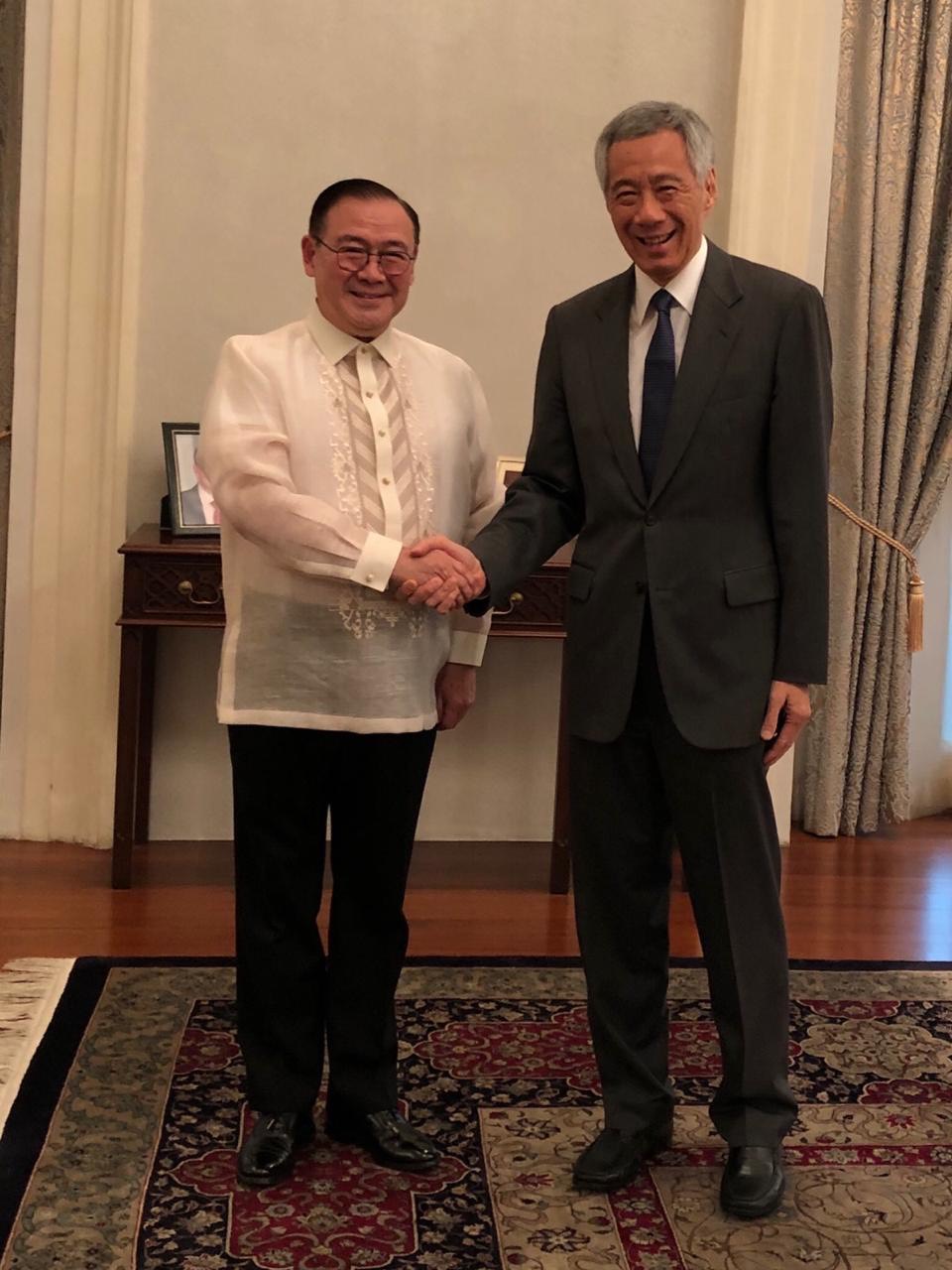 SECRETARY LOCSIN CALLS ON SINGAPORE PM