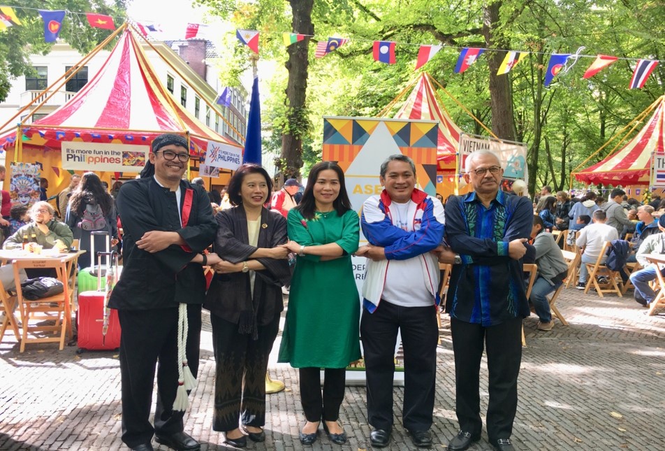 Hague PE Its More Fun in the Philippines at the 2019 Embassy Festival 01