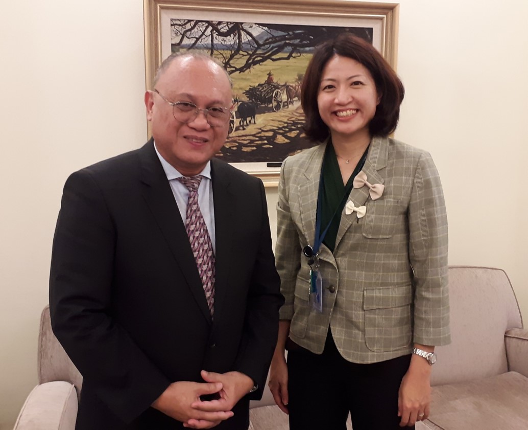 SG ELENORE KANG