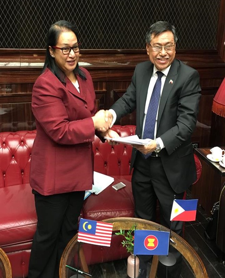 PRAGUE ASEAN CHAIR 1