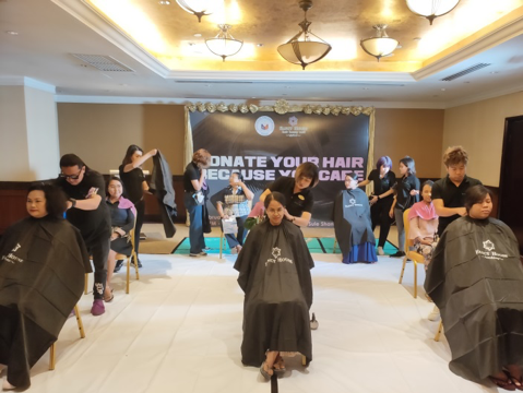 Myanmar Women Donate Hair 3