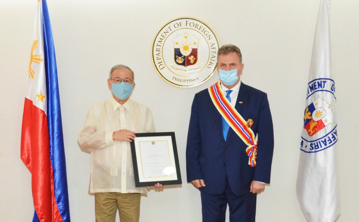 SFA Locsin and Hungarian Ambassador József Bencze
