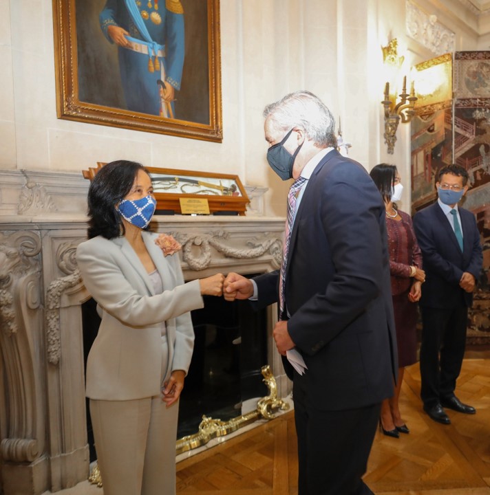 AMB. LACANLALE WITH BUENOS AIRES FM SOLA
