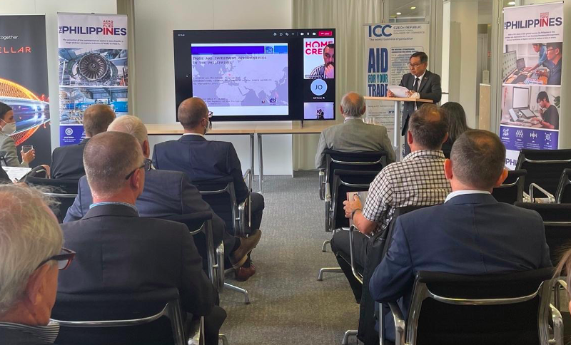 Philippine Ambassador Invites Czech Companies 1