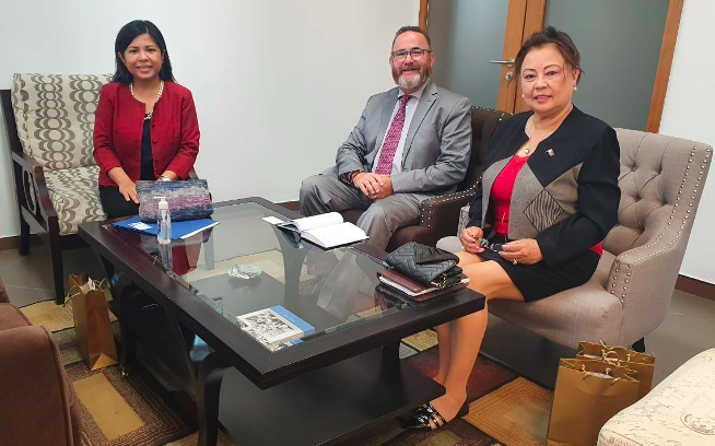 Aruba Government Officials Cite Contributions of Filipinos 1