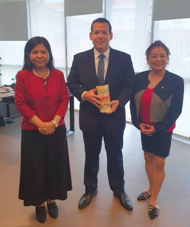 Aruba Government Officials Cite Contributions of Filipinos 2