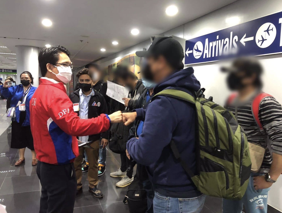 DFA Welcomes 29 Seafarers from Ukraine 1