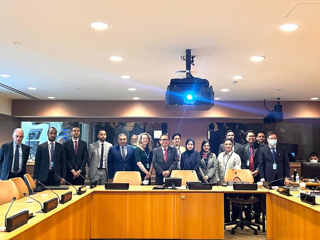 PH Qatar talks on the protection of migant workers group pic