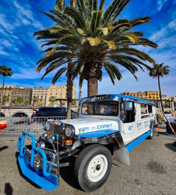 Barcelona Jeepney 01