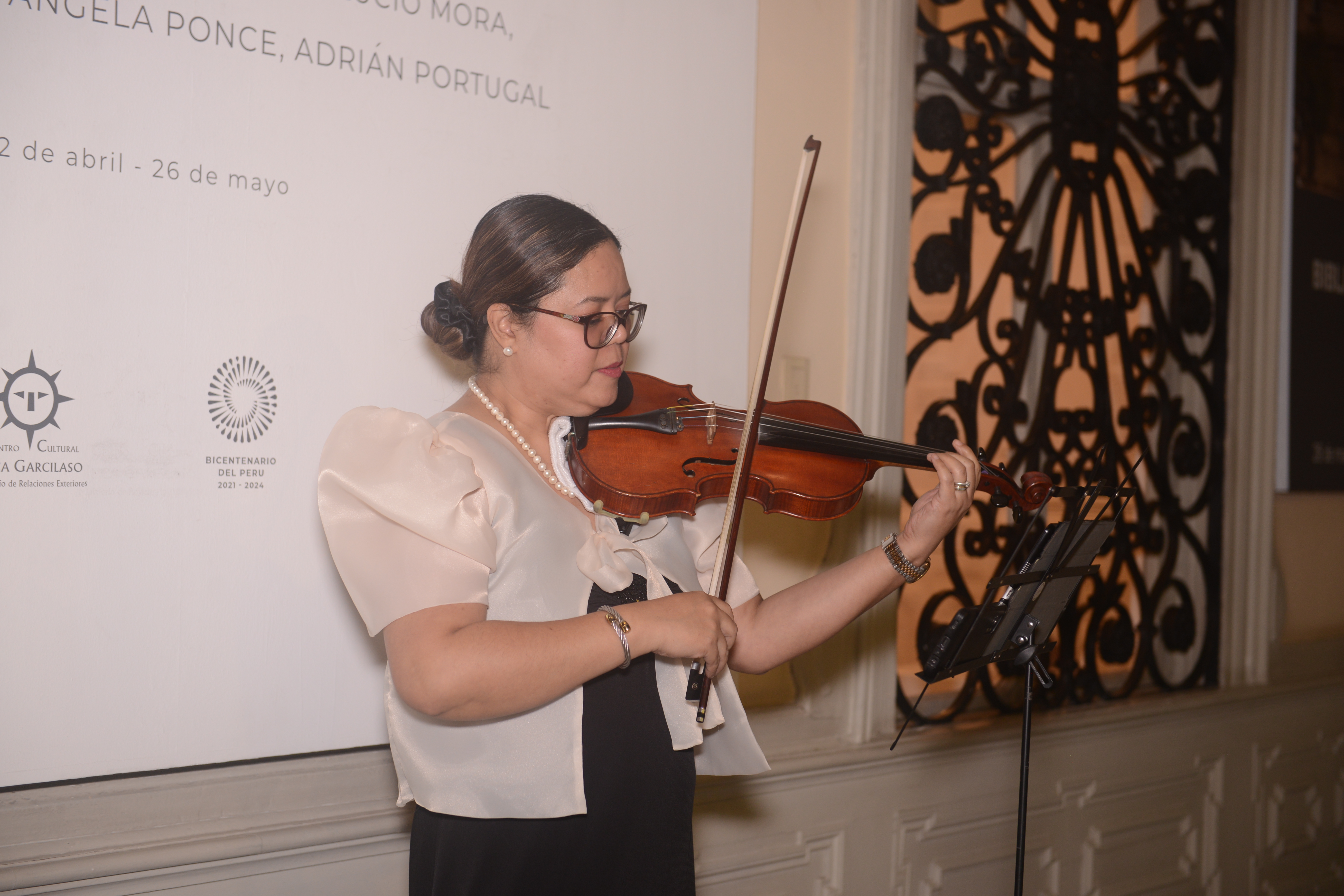 Filipino Violinist