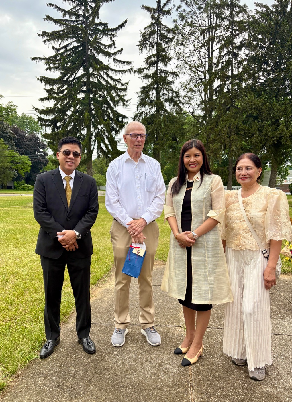 CG with mayor